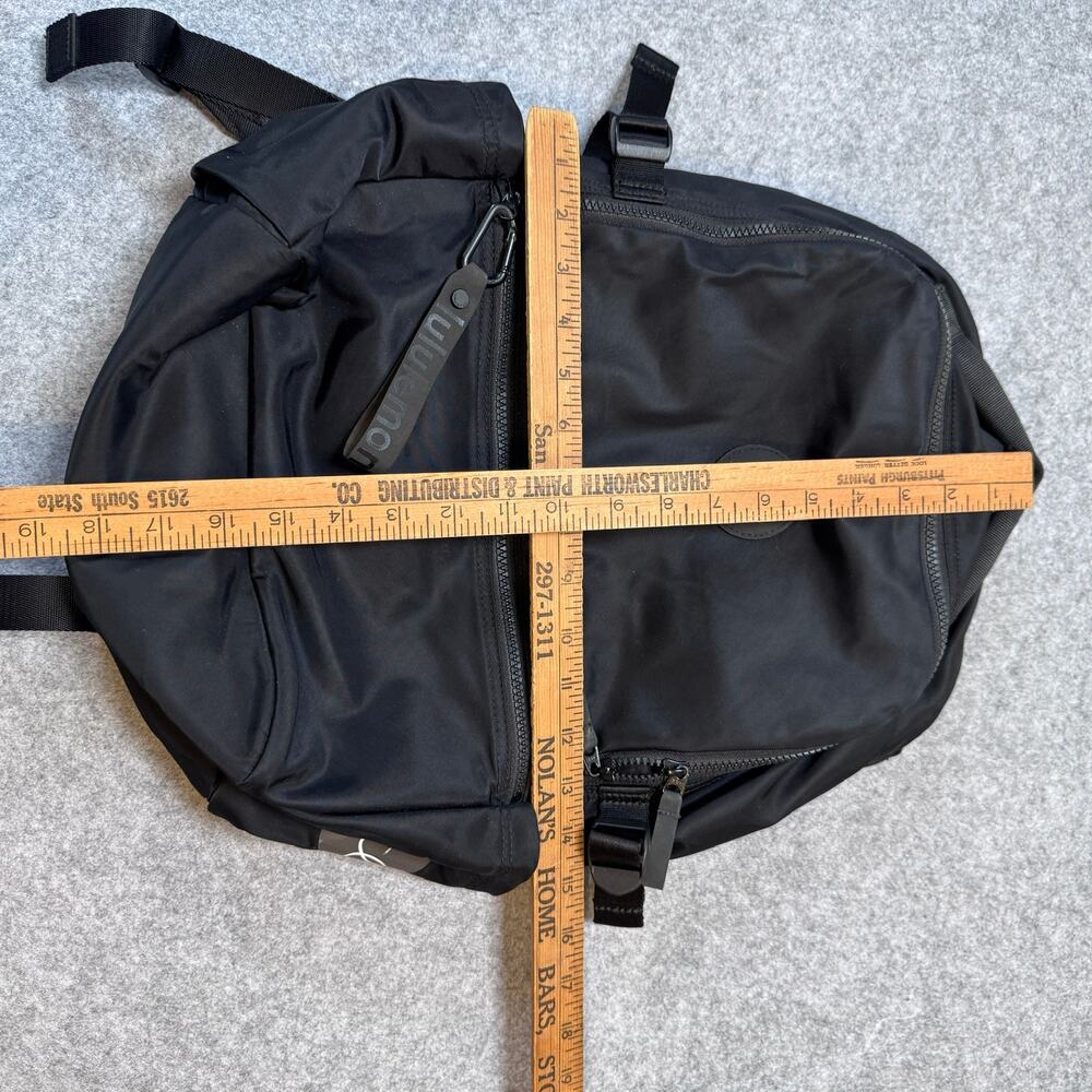Lululemon Assert 30L Backpack Black Nylon Travel Gym Laptop Bag Mindbody - Picture 11 of 12